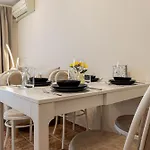 Apartment 1br Nomad-friendly 15mins Walk To Centre With Designated Workspace *
