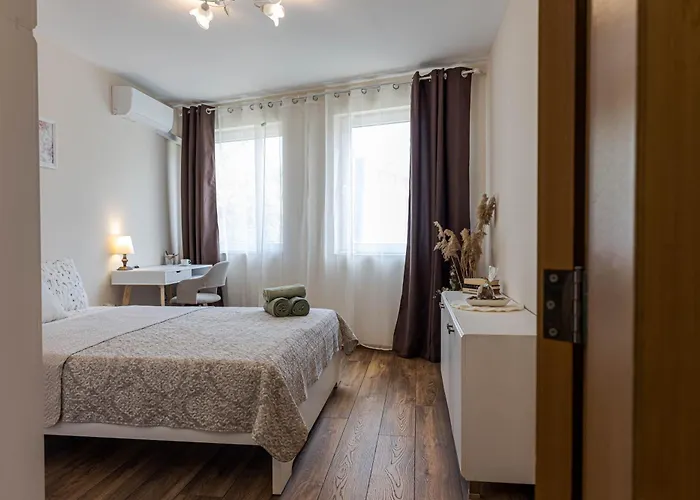 1br Nomad-friendly 15mins Walk To Centre With Designated Workspace * Варна