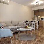 1br Nomad-friendly 15mins Walk To Centre With Designated Workspace * 瓦爾納