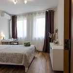 1br Nomad-friendly 15mins Walk To Centre With Designated Workspace * 瓦爾納