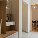 Appartement 1br Nomad-friendly 15mins Walk To Centre With Designated Workspace