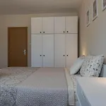 1br Nomad-friendly 15mins Walk To Centre With Designated Workspace 公寓