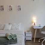 公寓 1br Nomad-friendly 15mins Walk To Centre With Designated Workspace