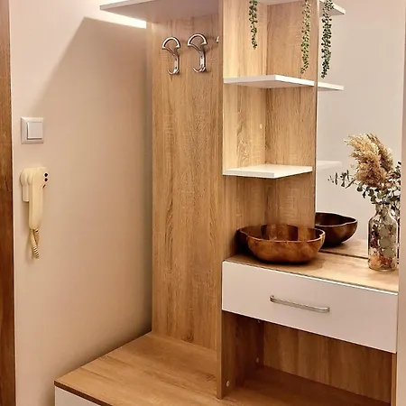 Apartment 1br 8 Mins To With Free Street Parking Varna