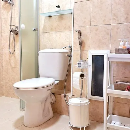1br 8 Mins To With Free Street Parking Apartment *
