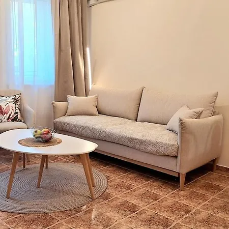 1br 8 Mins To With Free Street Parking Varna