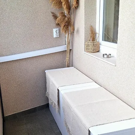 1br 8 Mins To With Free Street Parking Apartment Varna