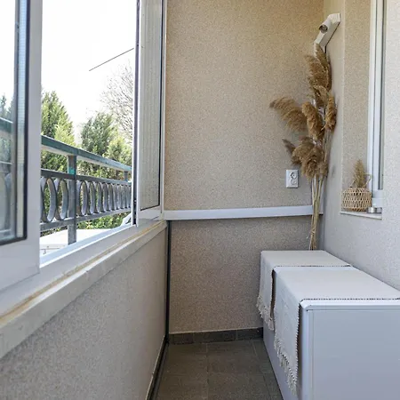 1br Nomad-friendly 15mins Walk To Centre With Designated Workspace Apartment Varna