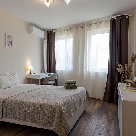 1br 8 Mins To With Designated Workspace Apartamento Varna