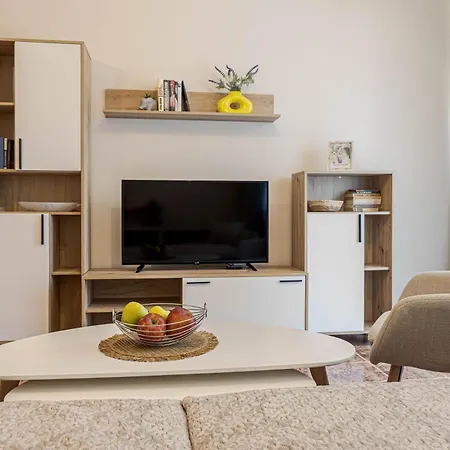 1br Nomad-friendly 15mins Walk To Centre With Designated Workspace Apartment