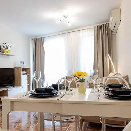 1br 8 Mins To With Designated Workspace Varna