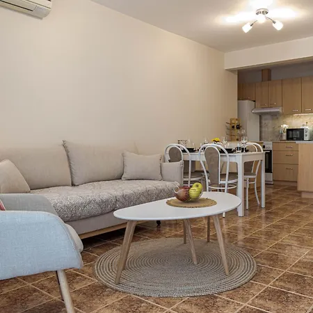 1br 8 Mins To With Free Street Parking *
