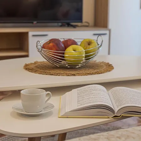 1br 8 Mins To With Free Street Parking Lägenhet *