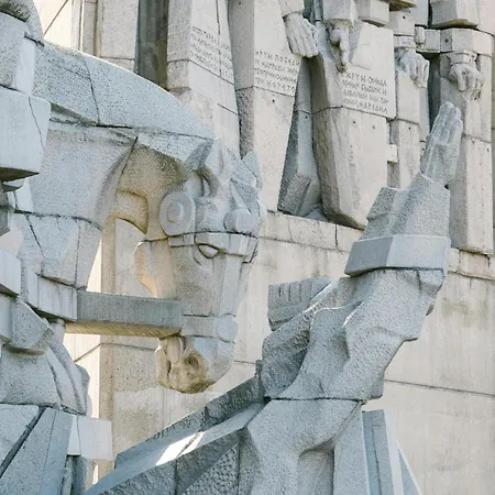 1br 8 Mins To With Designated Workspace Apartamento Varna