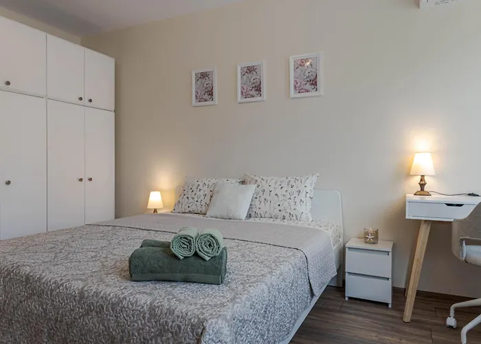 1br Nomad-friendly 15mins Walk To Centre With Designated Workspace *