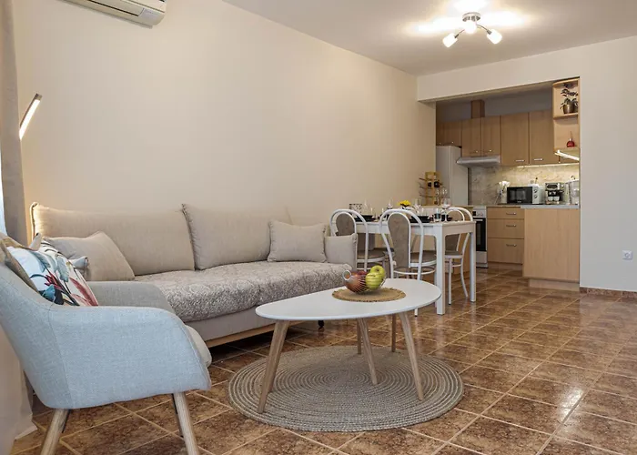 1br Nomad-friendly 15mins Walk To Centre With Designated Workspace *