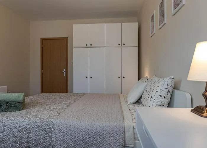 1br Nomad-friendly 15mins Walk To Centre With Designated Workspace Apartment