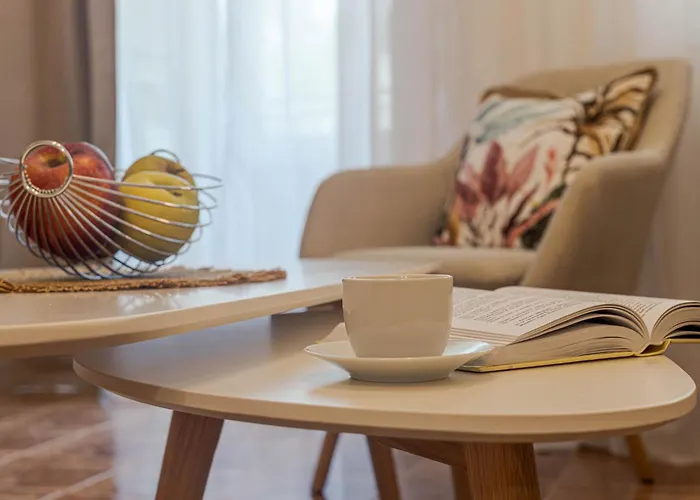 1br Nomad-friendly 15mins Walk To Centre With Designated Workspace