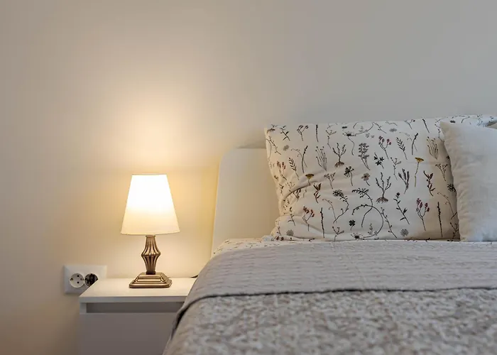 1br Nomad-friendly 15mins Walk To Centre With Designated Workspace *