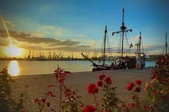 1br Nomad-friendly 15mins Walk To Centre With Designated Workspace * Varna